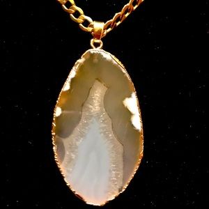 🌈Dazzling White Agate Pendant ⭐️